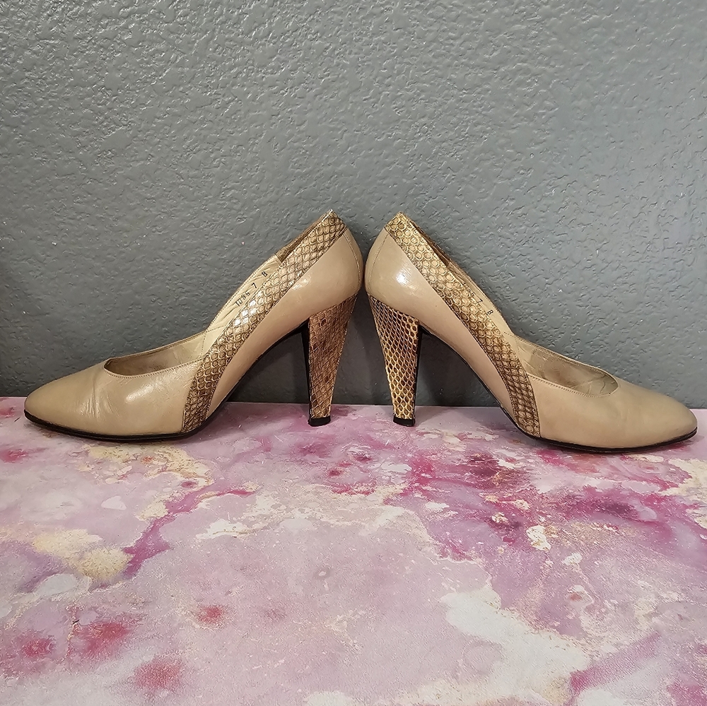 👠Christian Dior Vintage Tan Leather & Snakeskin-Textured Trim Heels -Size 7 👠 - Picture 3 of 16